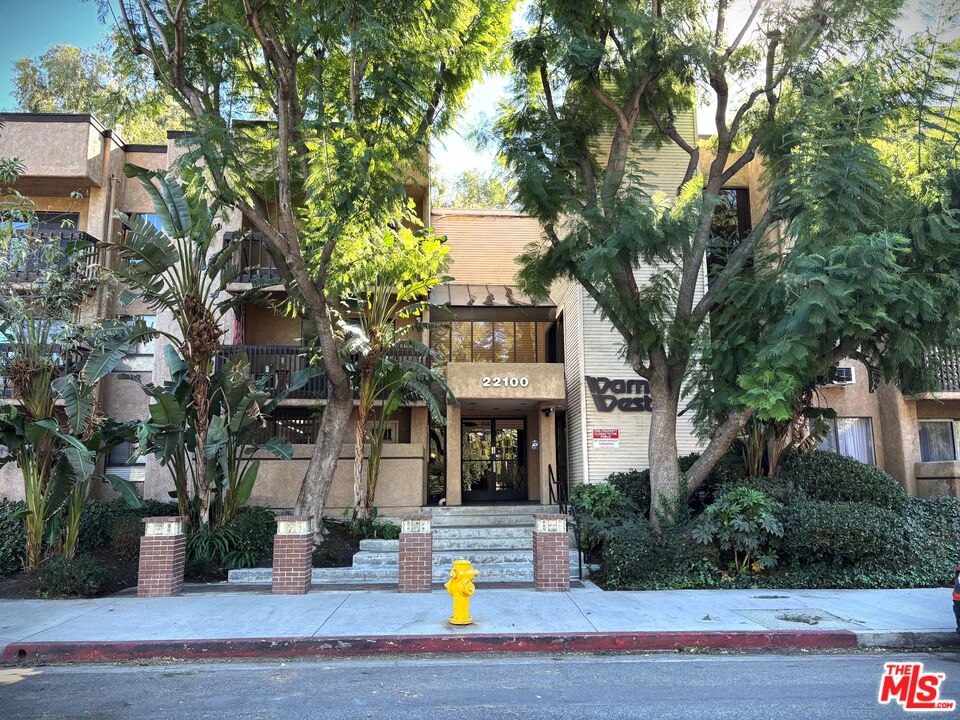 22100 Burbank Blvd Unit: 365G