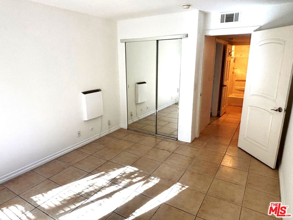 22100 Burbank Blvd Unit: 365G