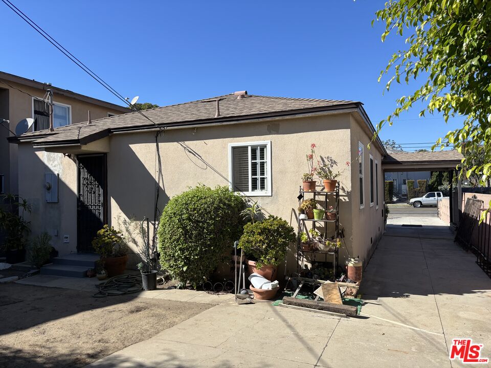 12446 Short Ave