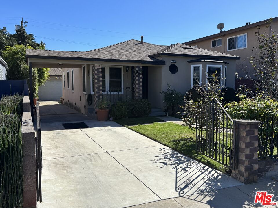 12446 Short Ave