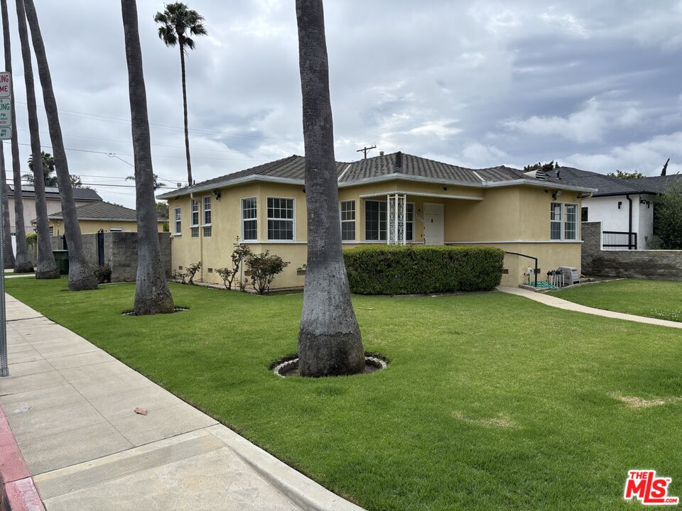2561 Tilden Ave
