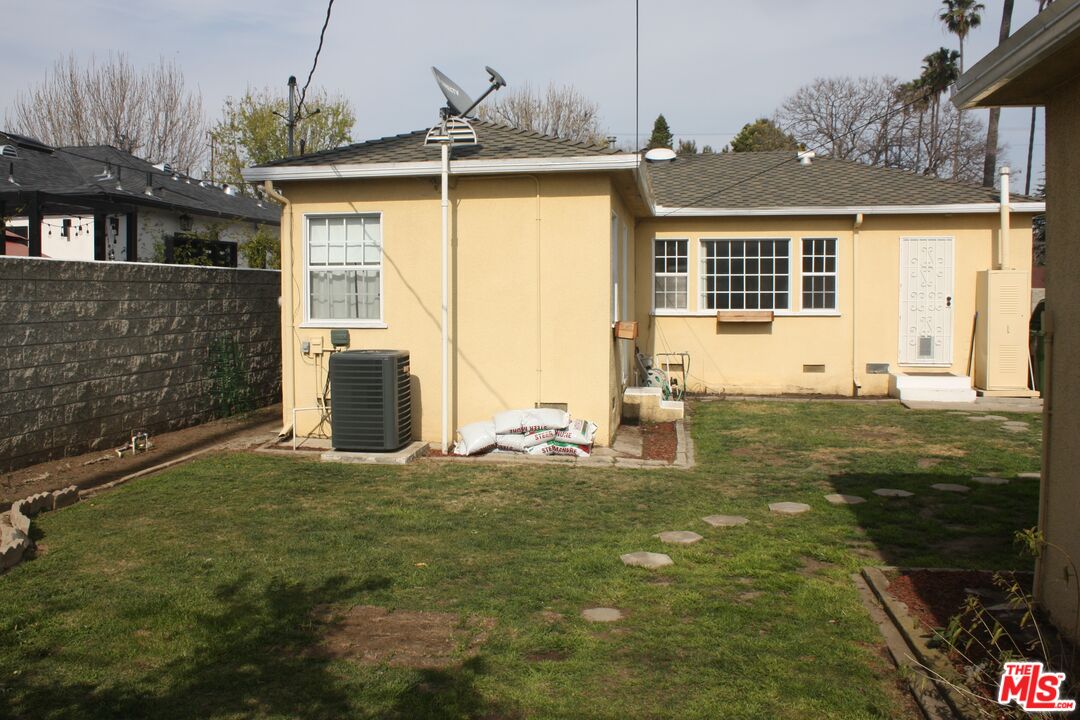 2561 Tilden Ave
