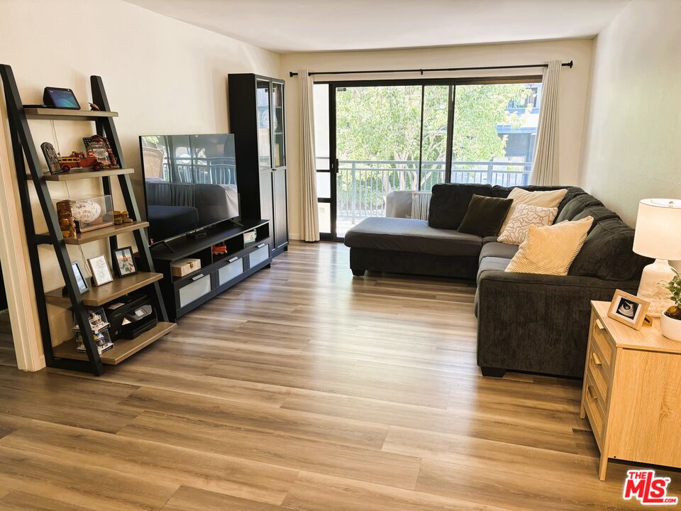 4589 Via Marisol Unit: 257