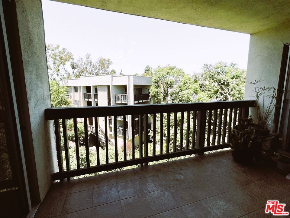 8314 Raintree Cir