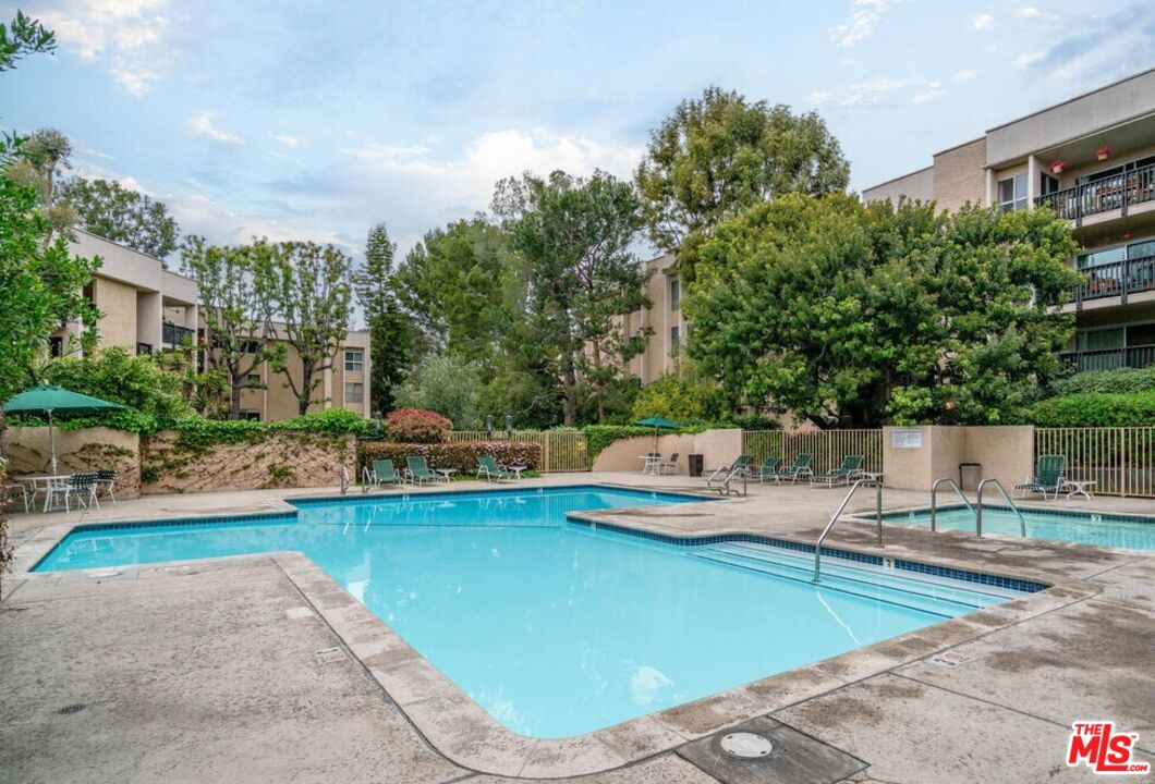 8314 Raintree Cir