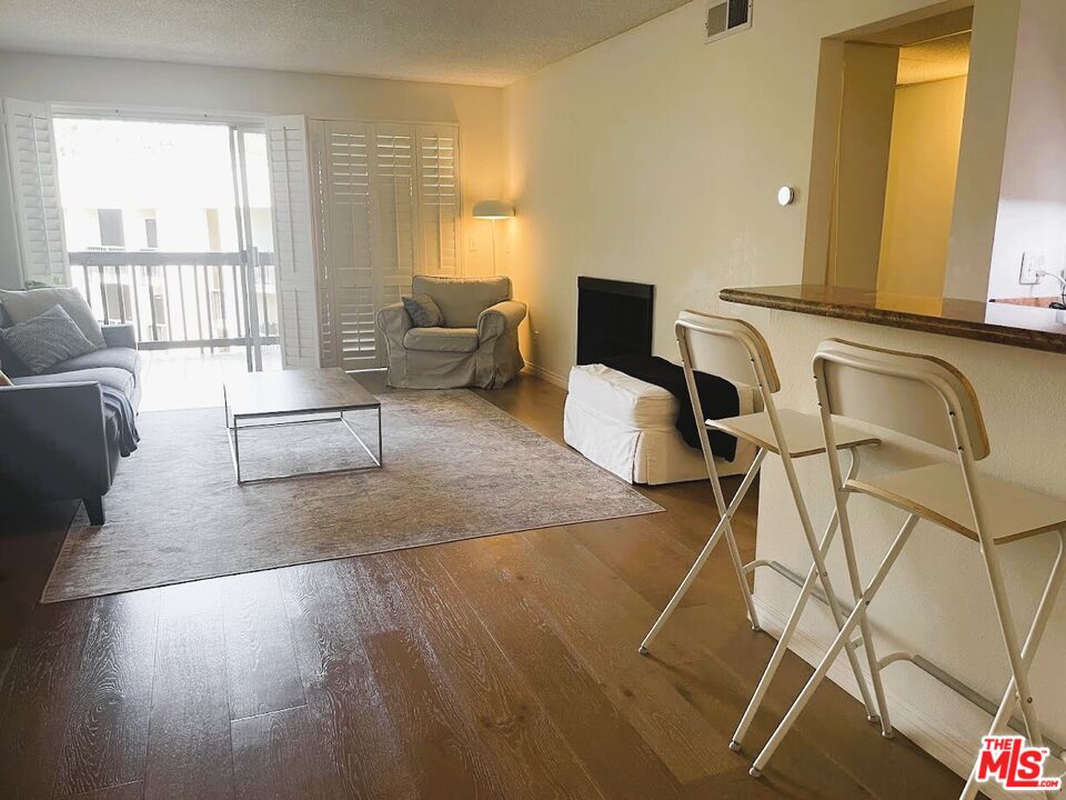8314 Raintree Cir