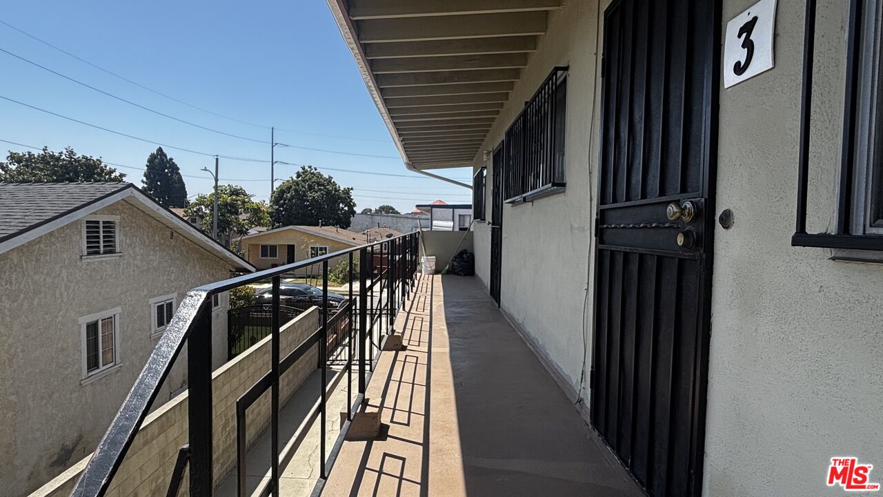 309 W Buckthorn St Unit: 1