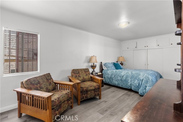 11412 Freeman AVE