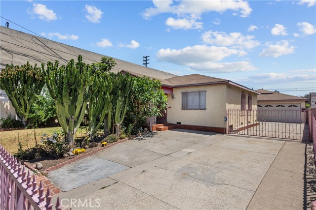 11412 Freeman AVE