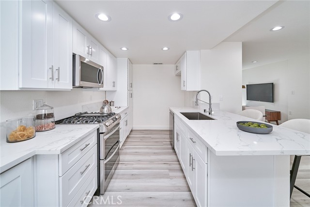 4340 Glencoe AVE Unit: 4