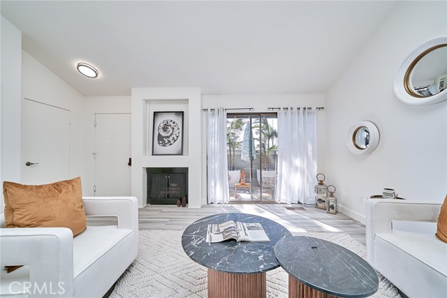 4340 Glencoe AVE Unit: 4