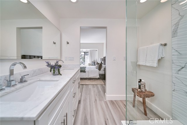 4340 Glencoe AVE Unit: 4