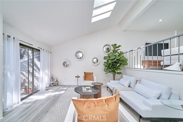 4340 Glencoe AVE Unit: 4