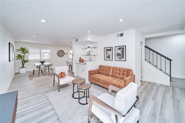 4340 Glencoe AVE Unit: 4