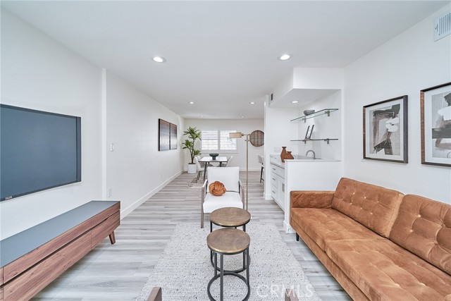 4340 Glencoe AVE Unit: 4