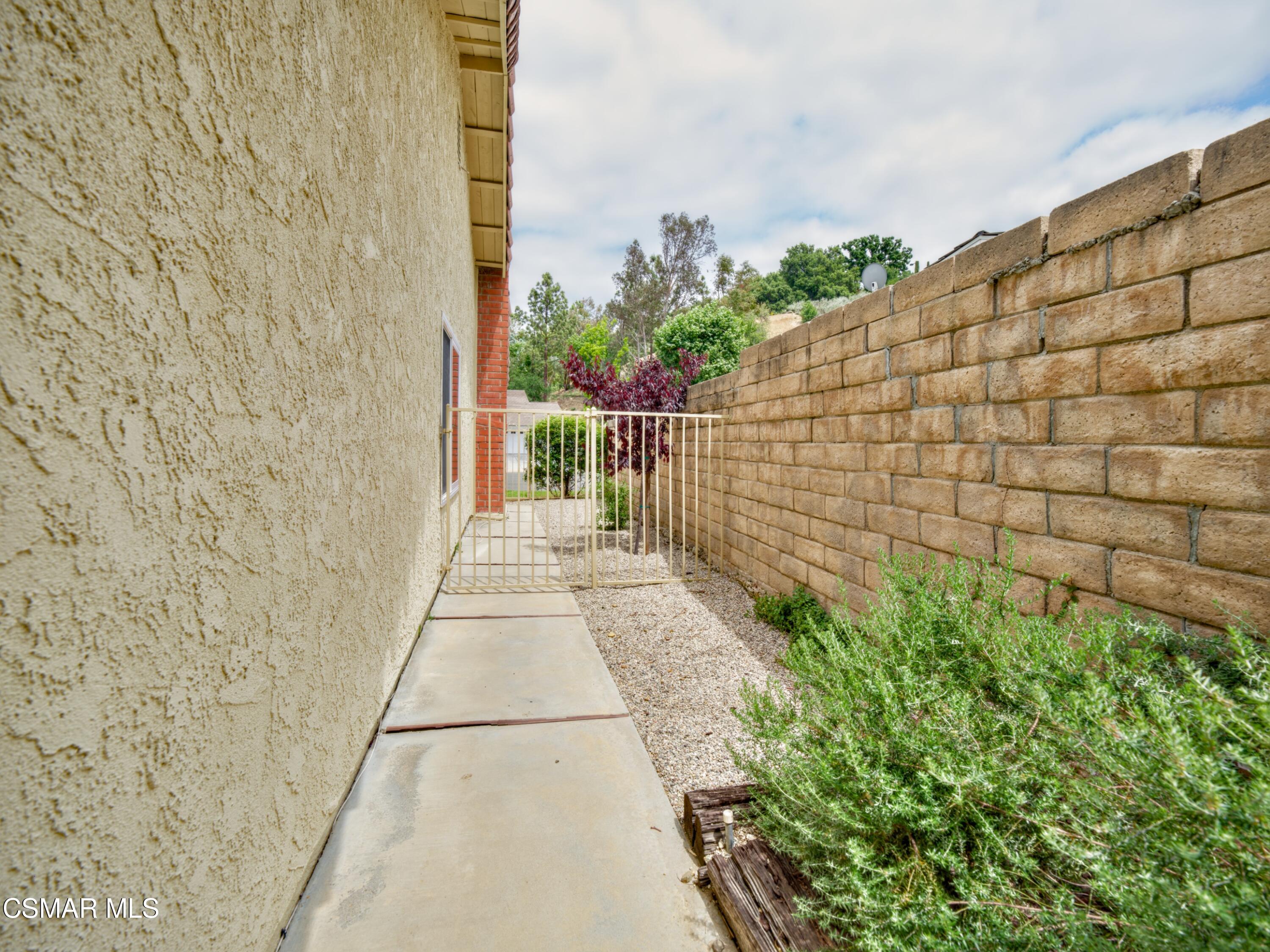 5809 Calmfield Avenue