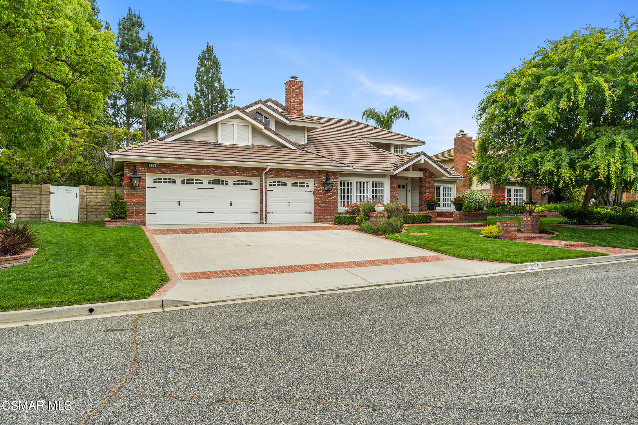 725 Bluegrass Street