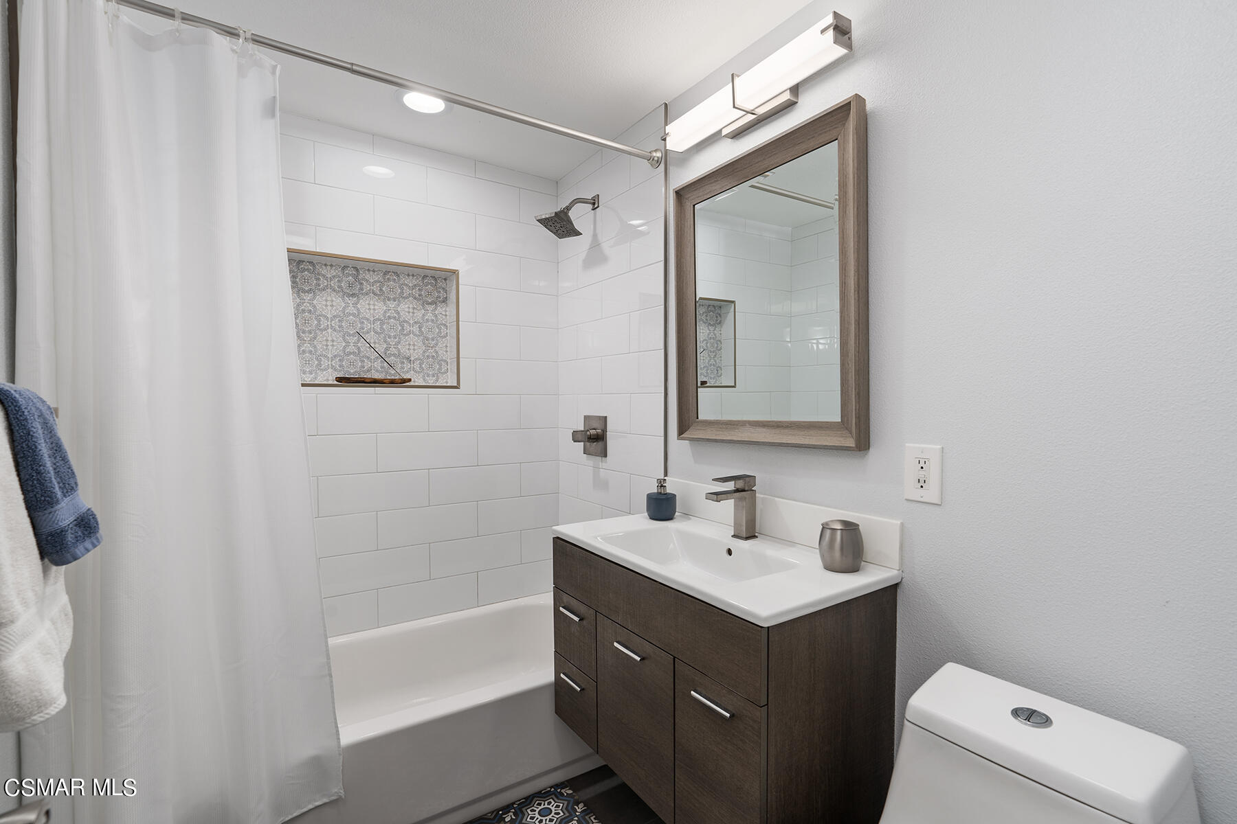 1243 Bucksmoore Court