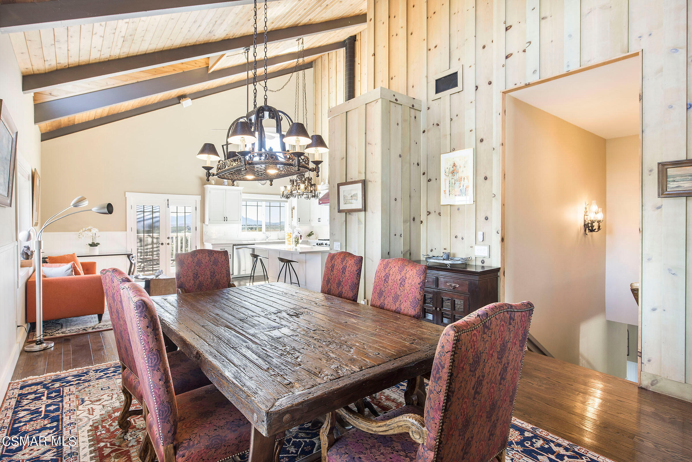 8451 Roseland Avenue