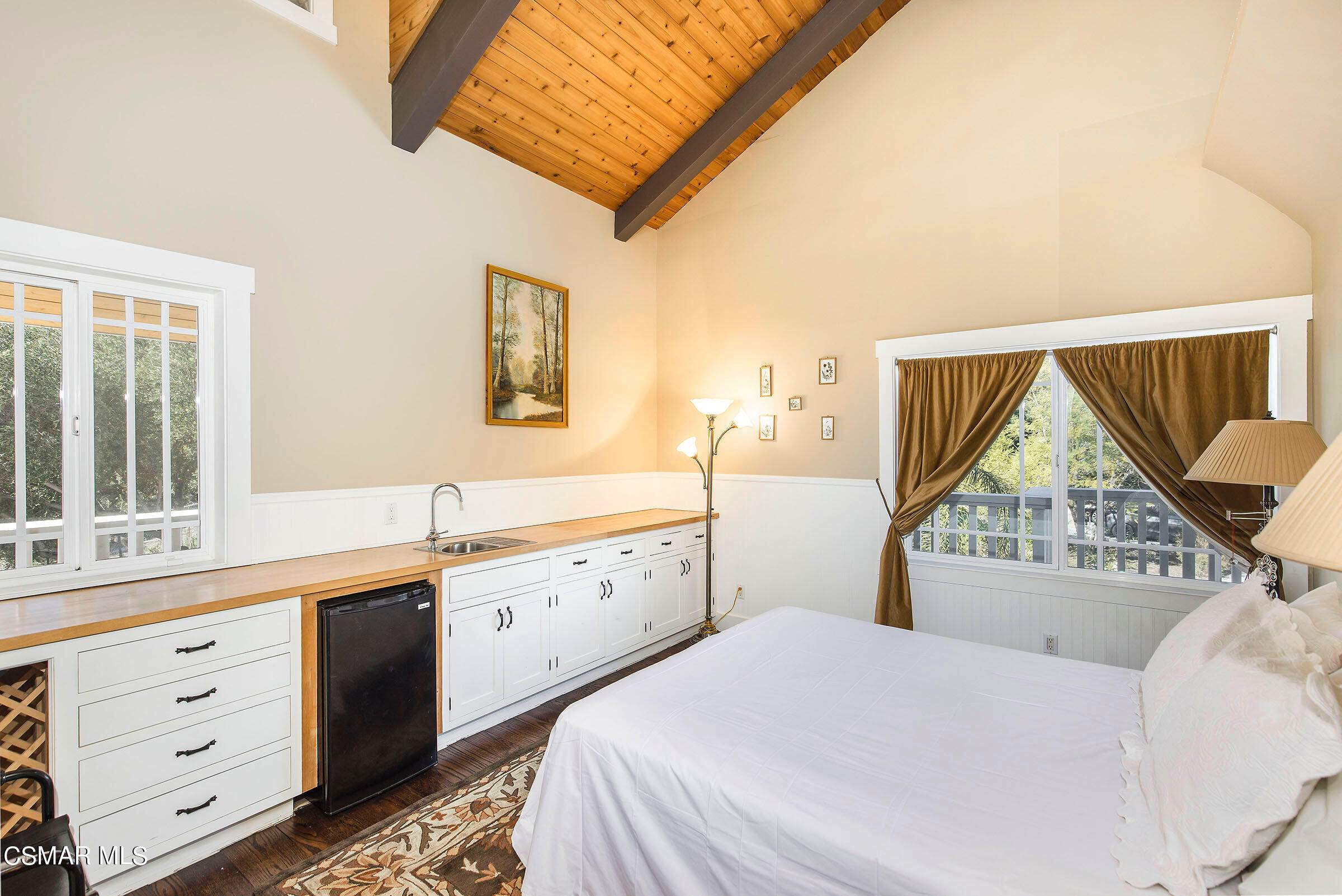 8451 Roseland Avenue