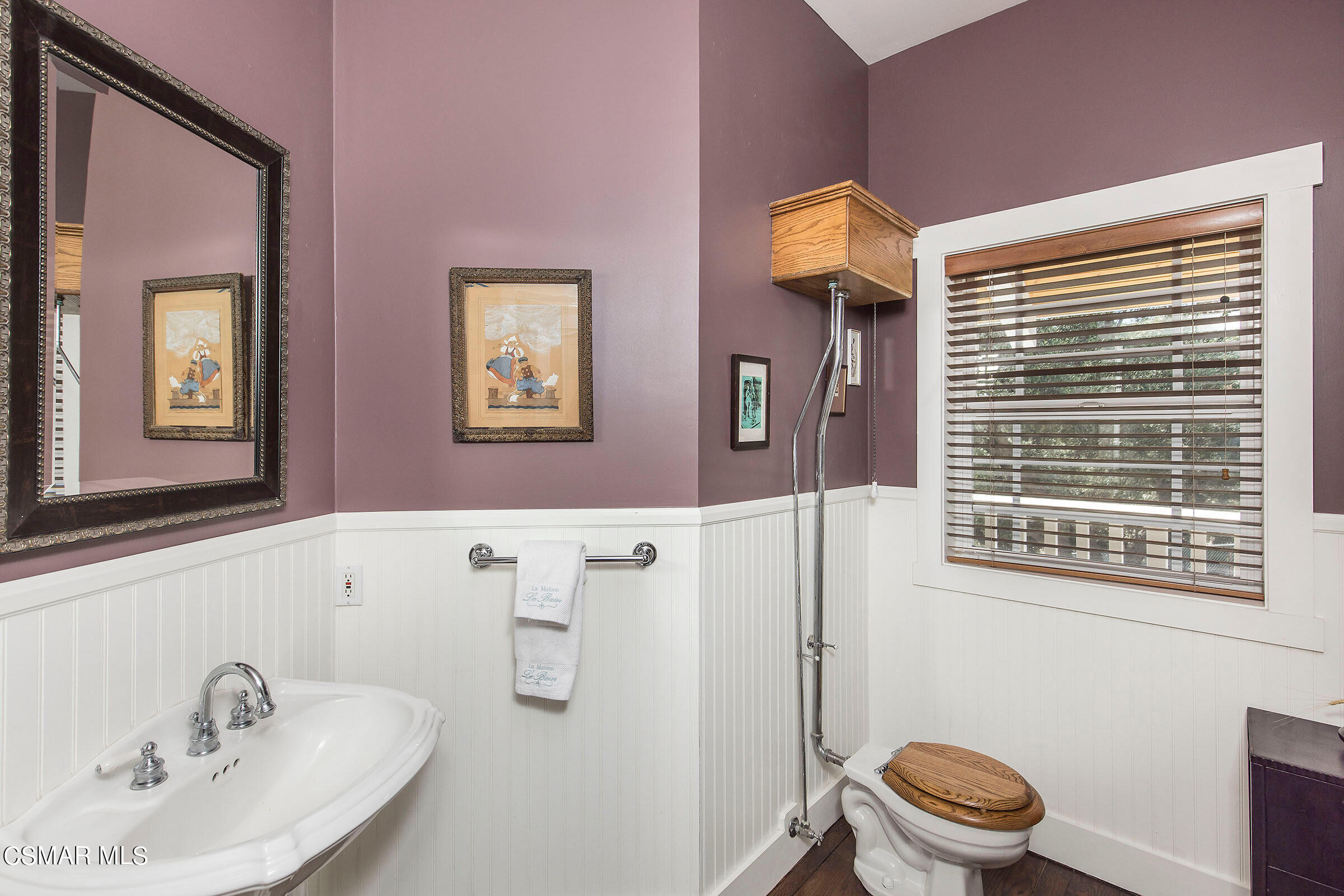 8451 Roseland Avenue