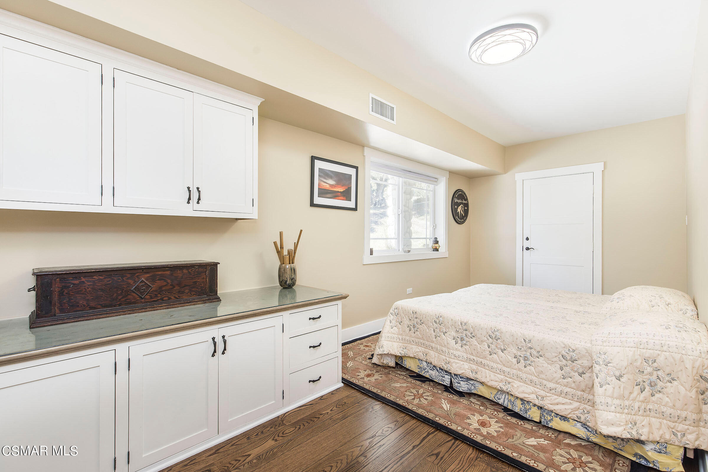 8451 Roseland Avenue