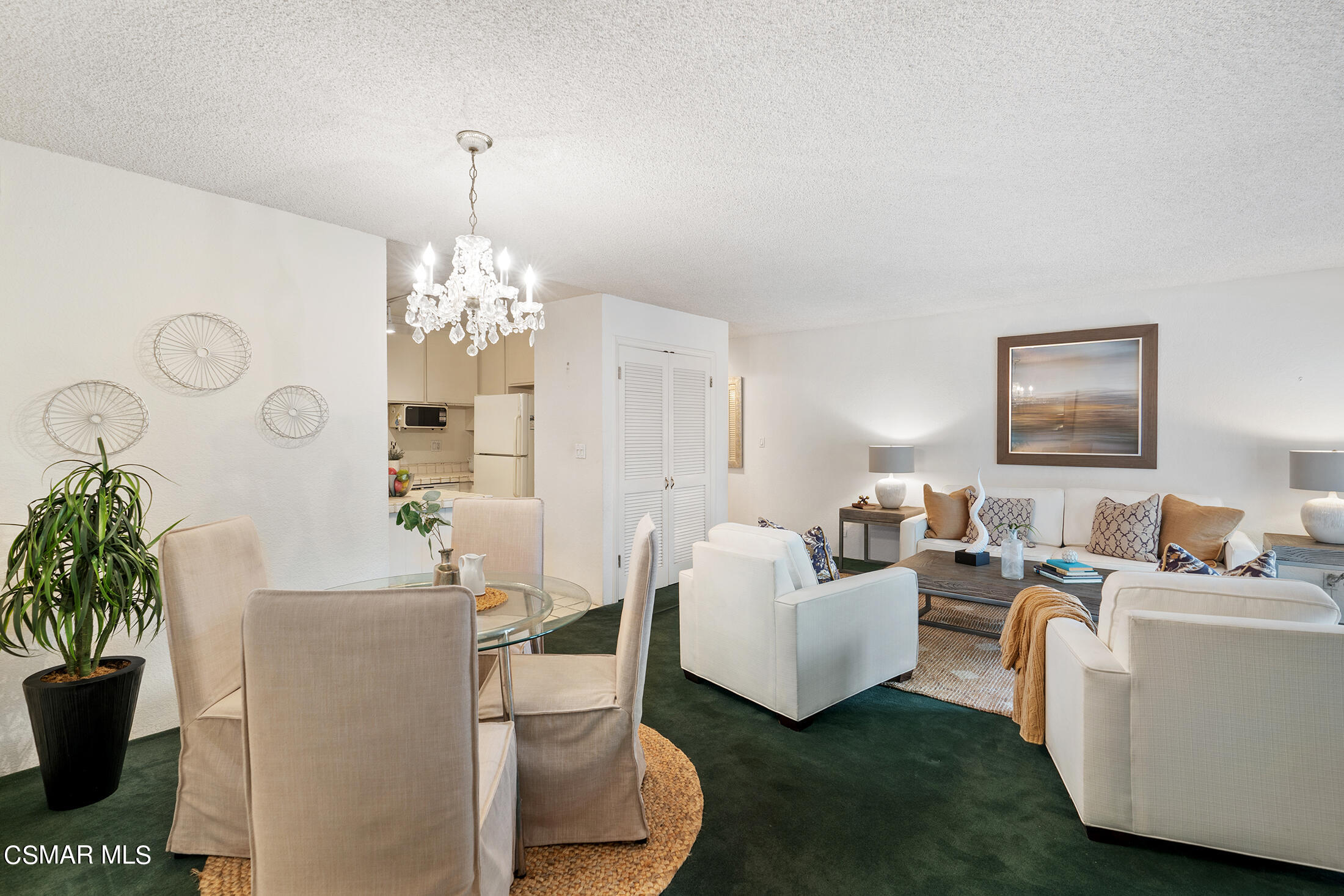 837 N West Knoll Drive, 117