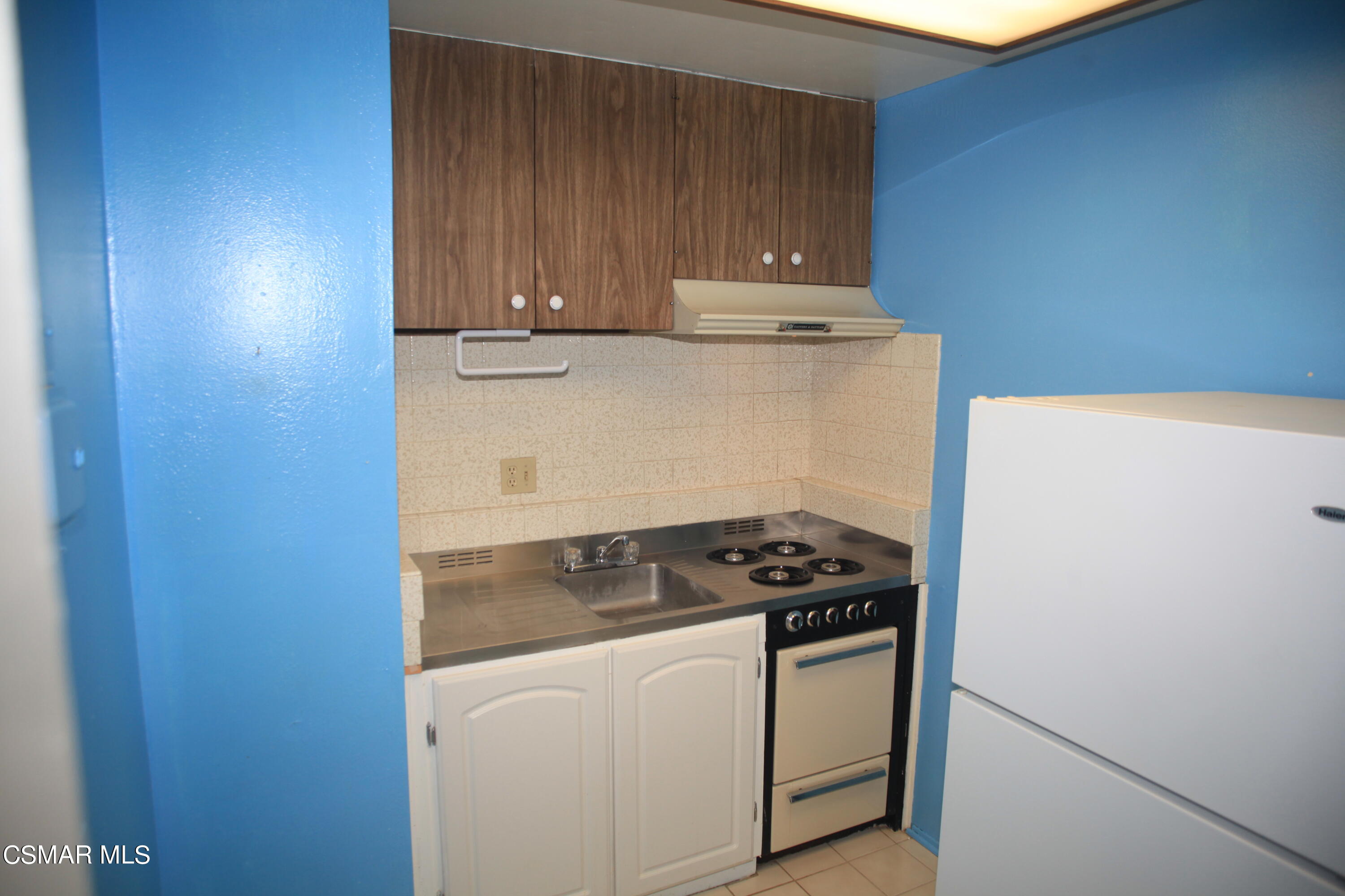 31567 Lindero Canyon Road, 1