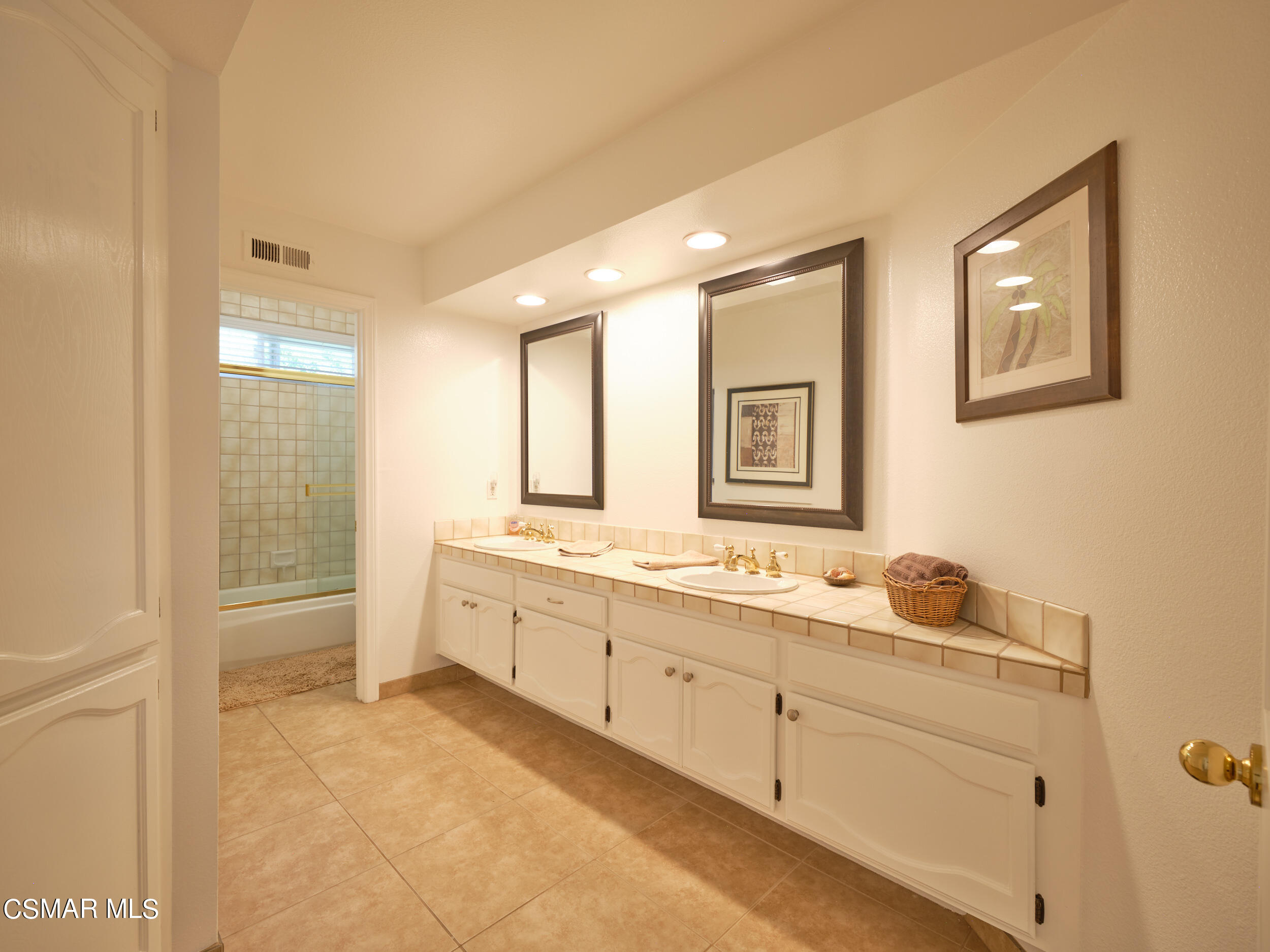 6067 Lake Lindero Drive