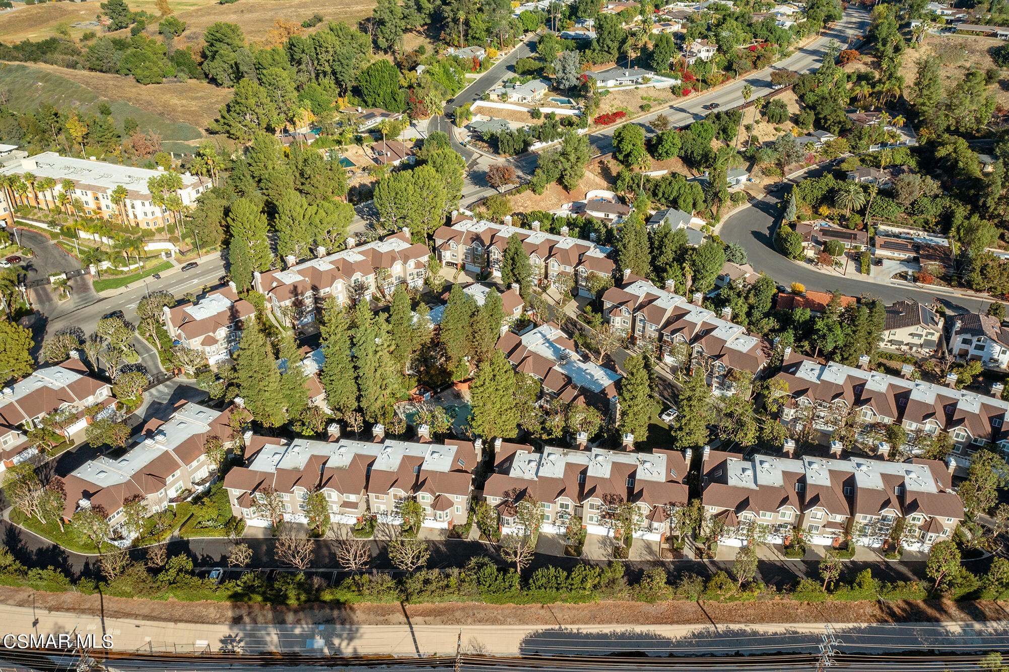 20950 Oxnard Street, 60