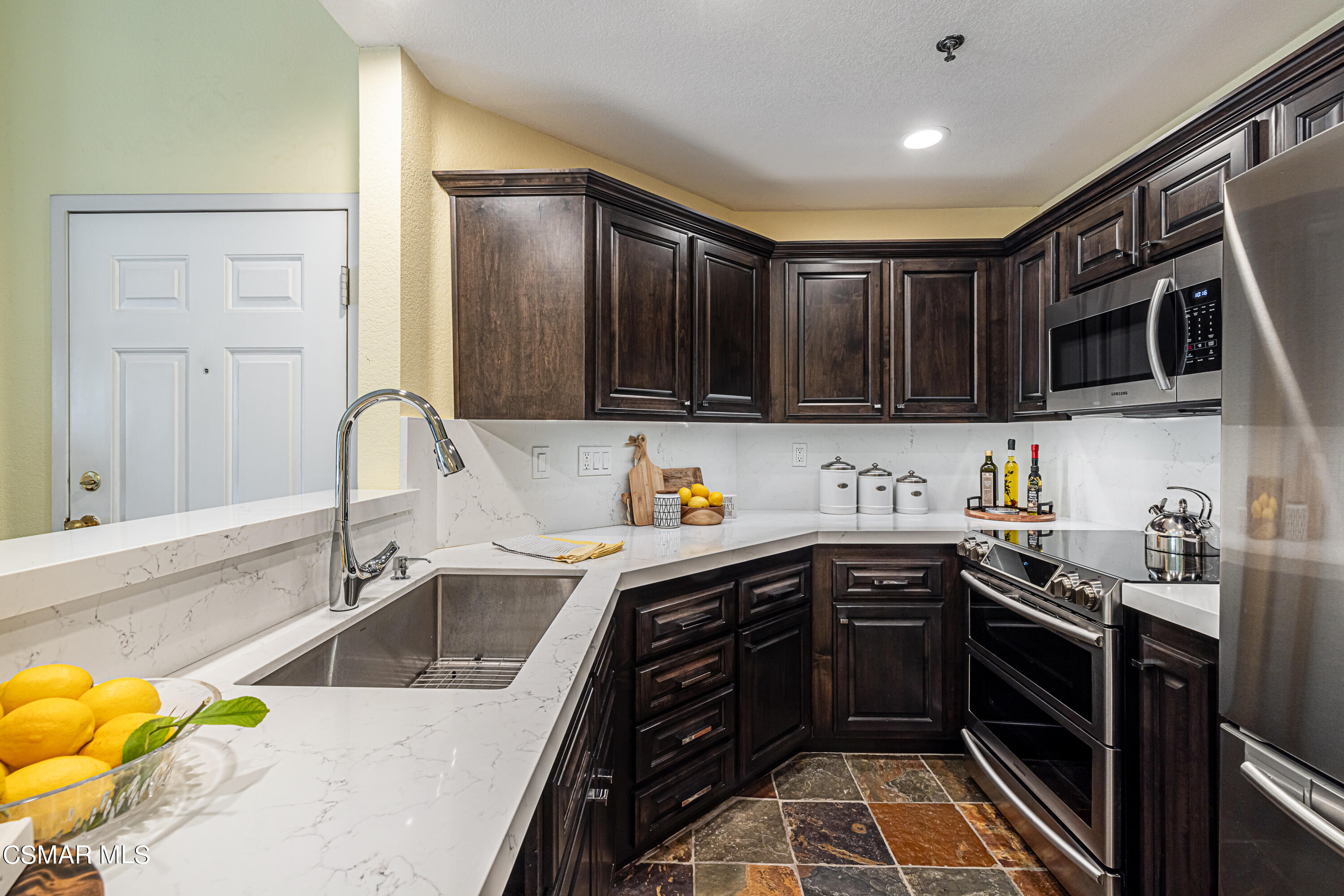 697 Sutton Crest Trail, 404