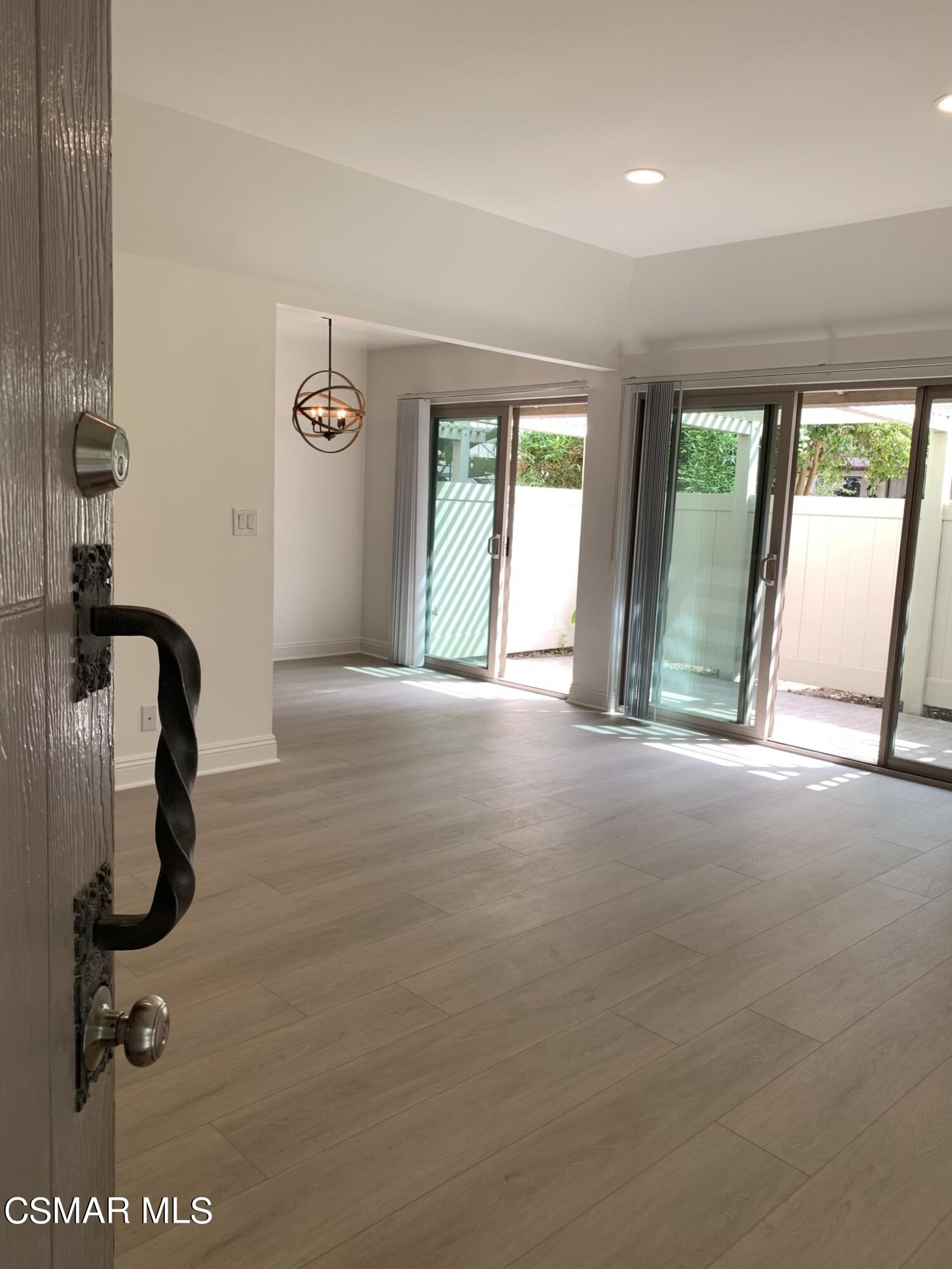 1242 Landsburn Circle