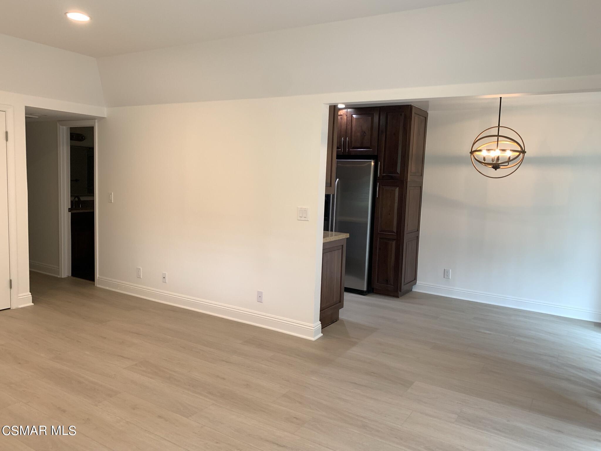 1242 Landsburn Circle