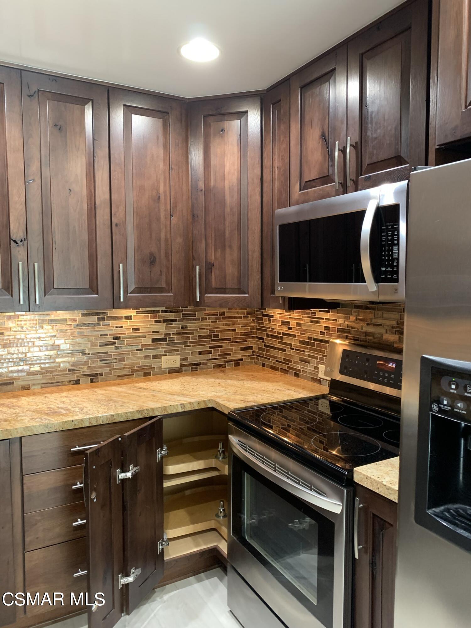 1242 Landsburn Circle