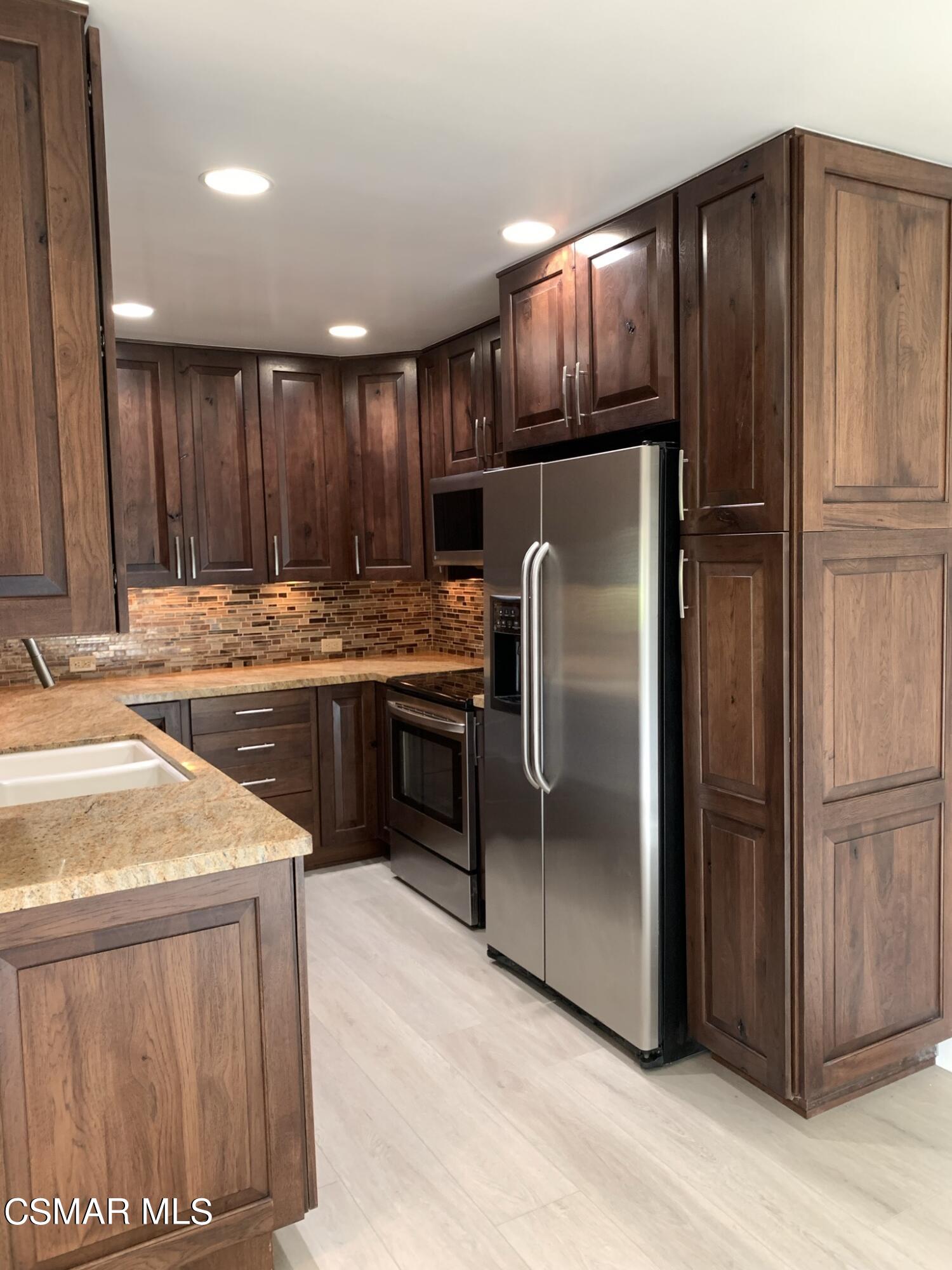 1242 Landsburn Circle