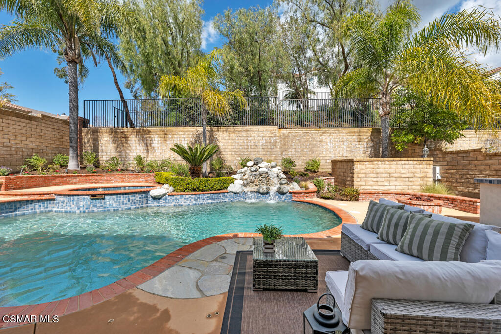 6003 Caledonia Court