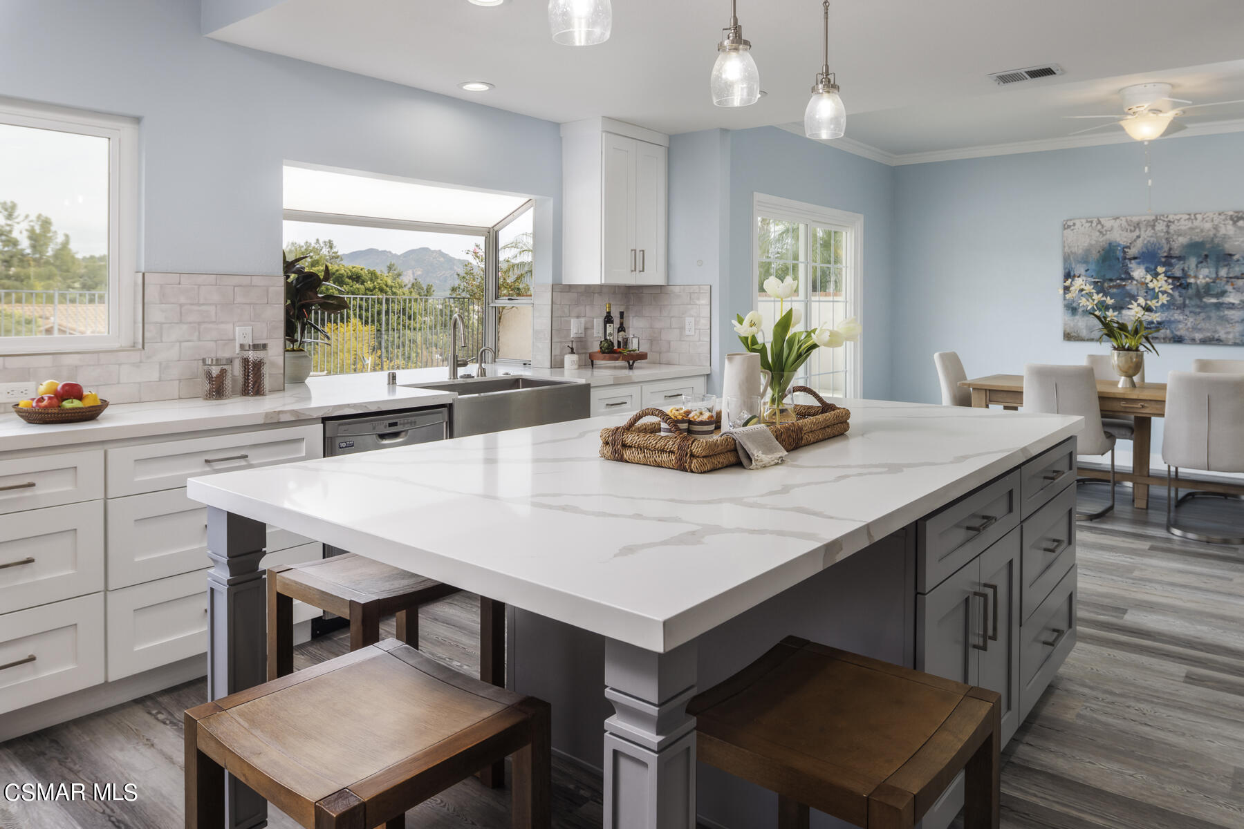 3156 Versaille Court