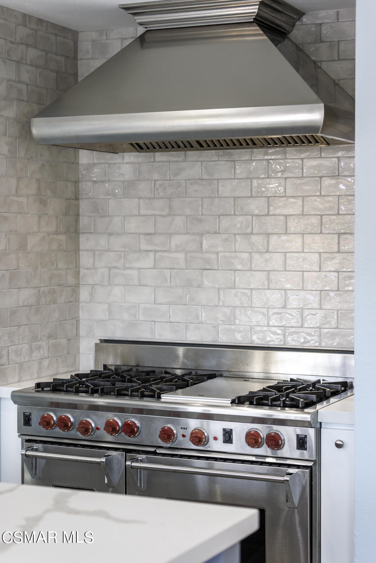 3156 Versaille Court