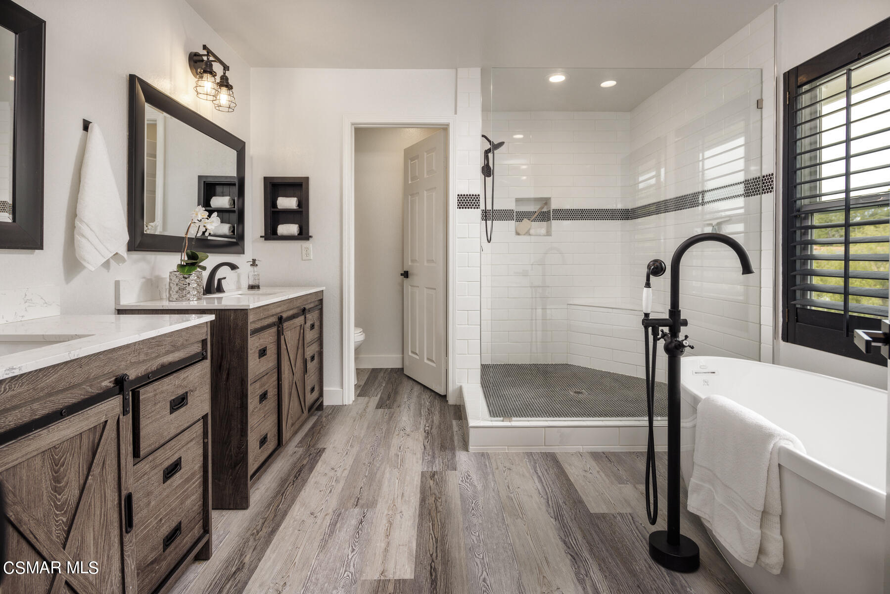 3156 Versaille Court