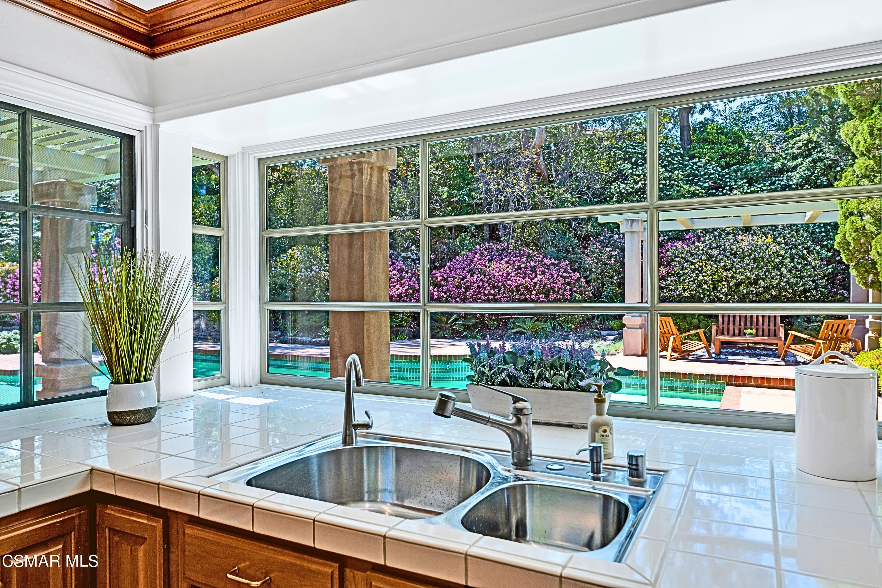 19432 Pine Valley Avenue