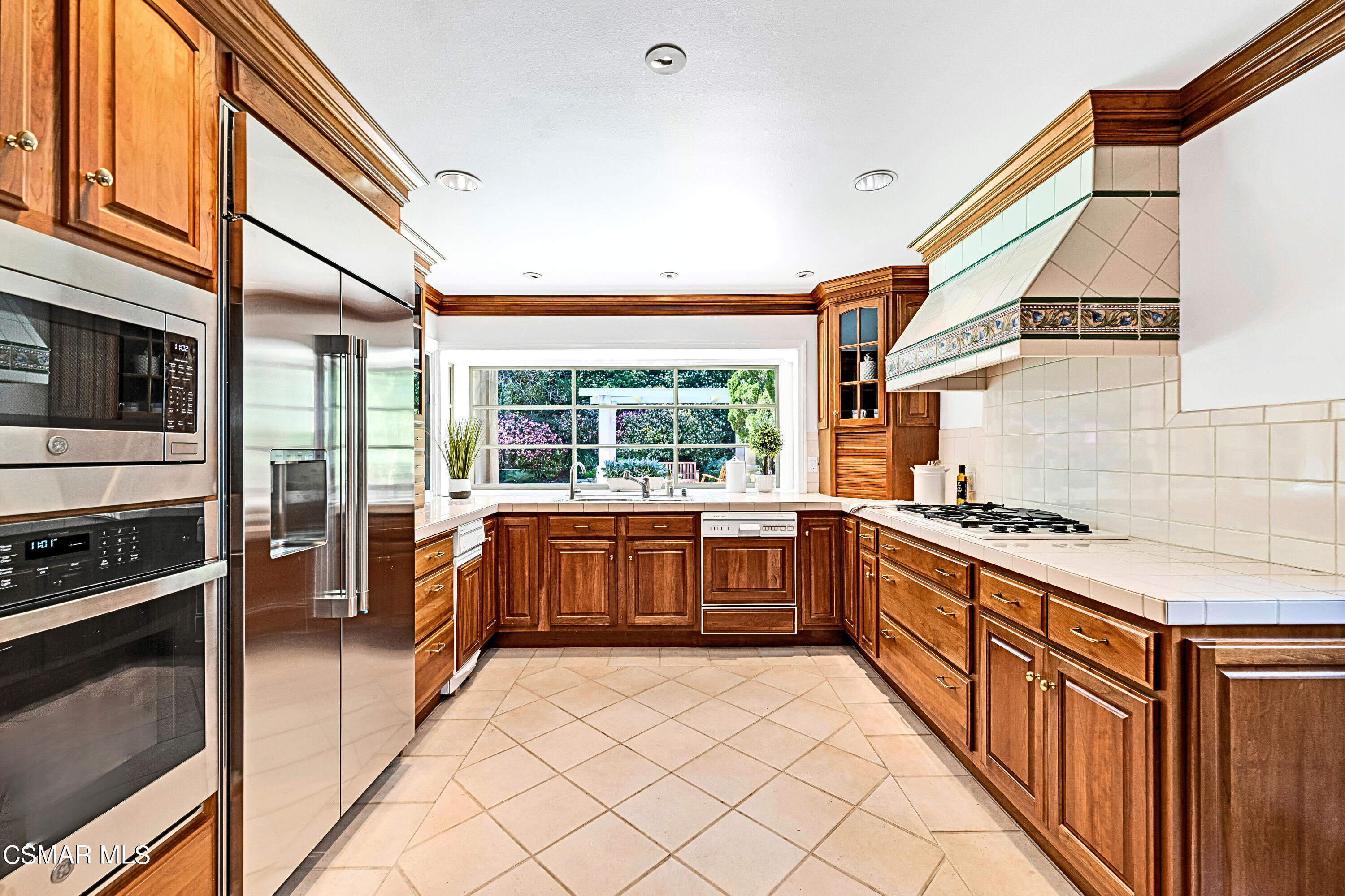 19432 Pine Valley Avenue