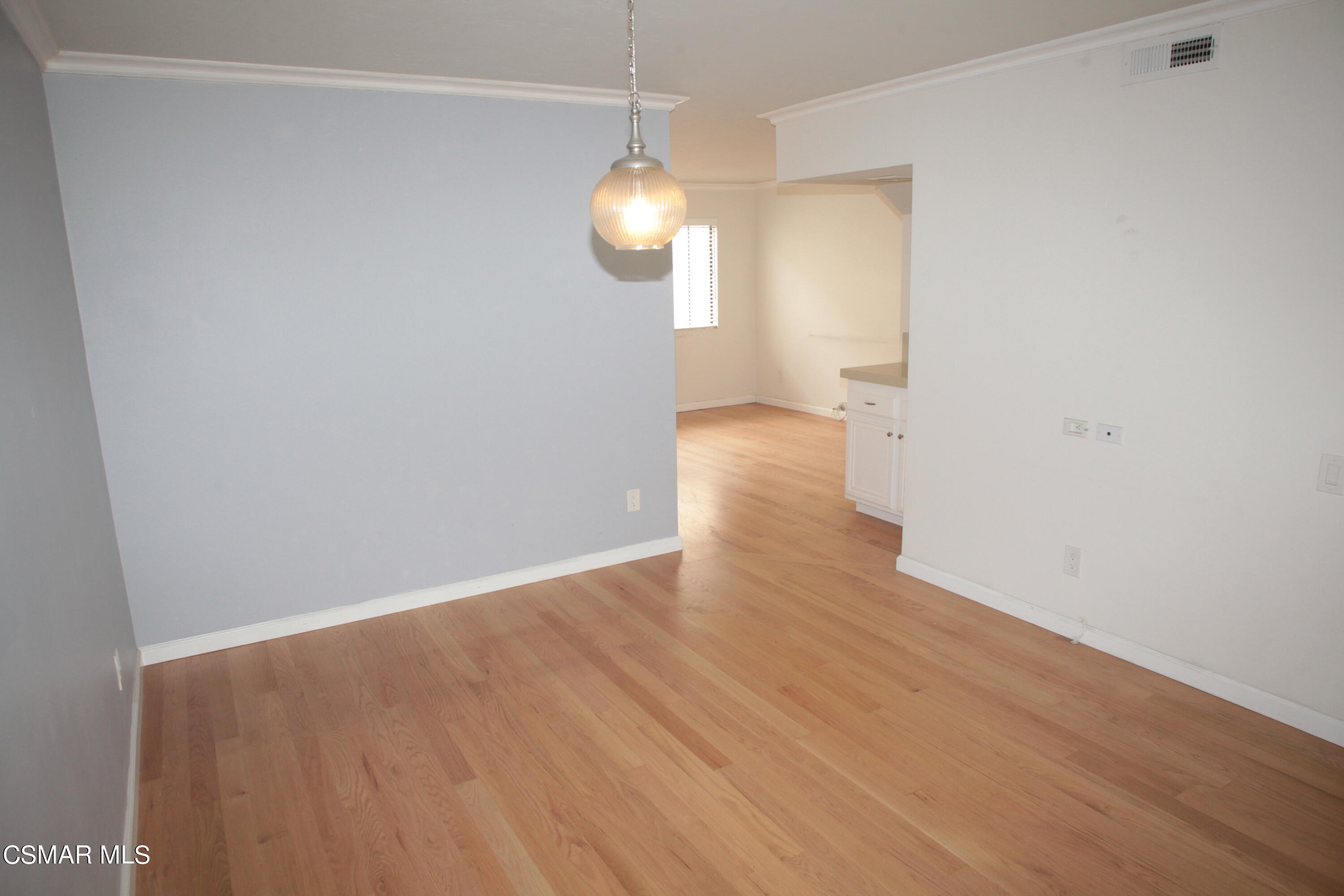 6121 Shoup Avenue, 25