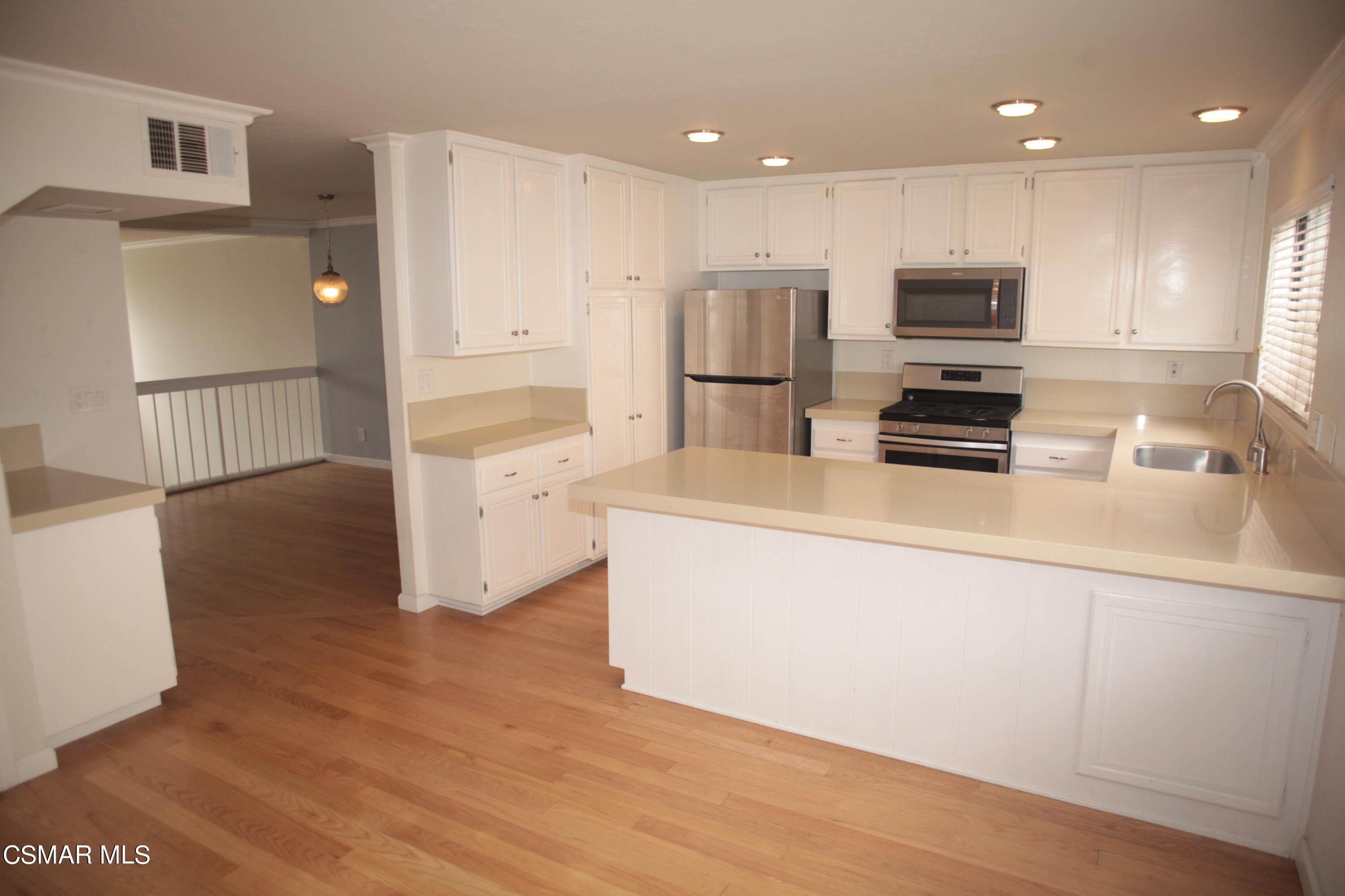 6121 Shoup Avenue, 25