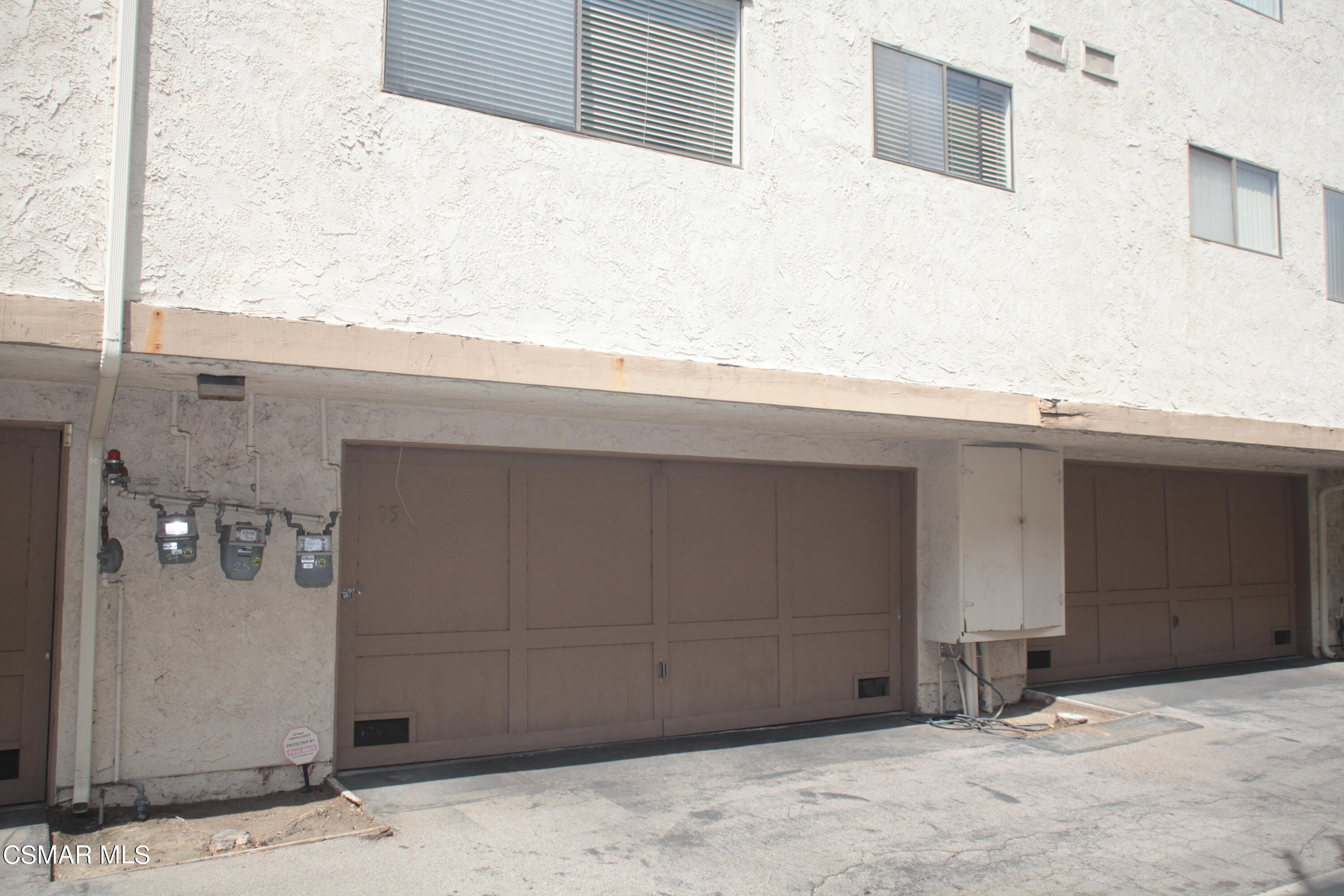 6121 Shoup Avenue, 25