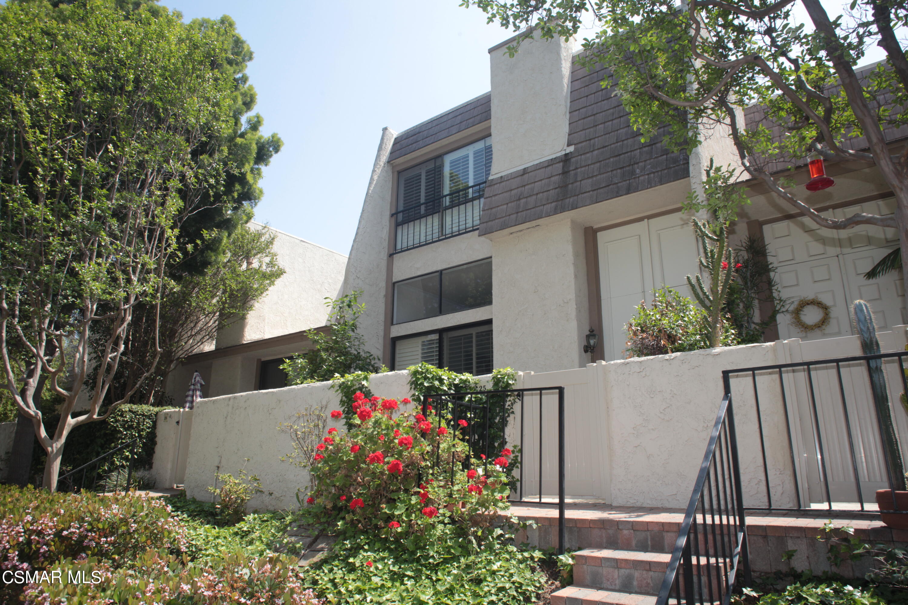 6121 Shoup Avenue, 25