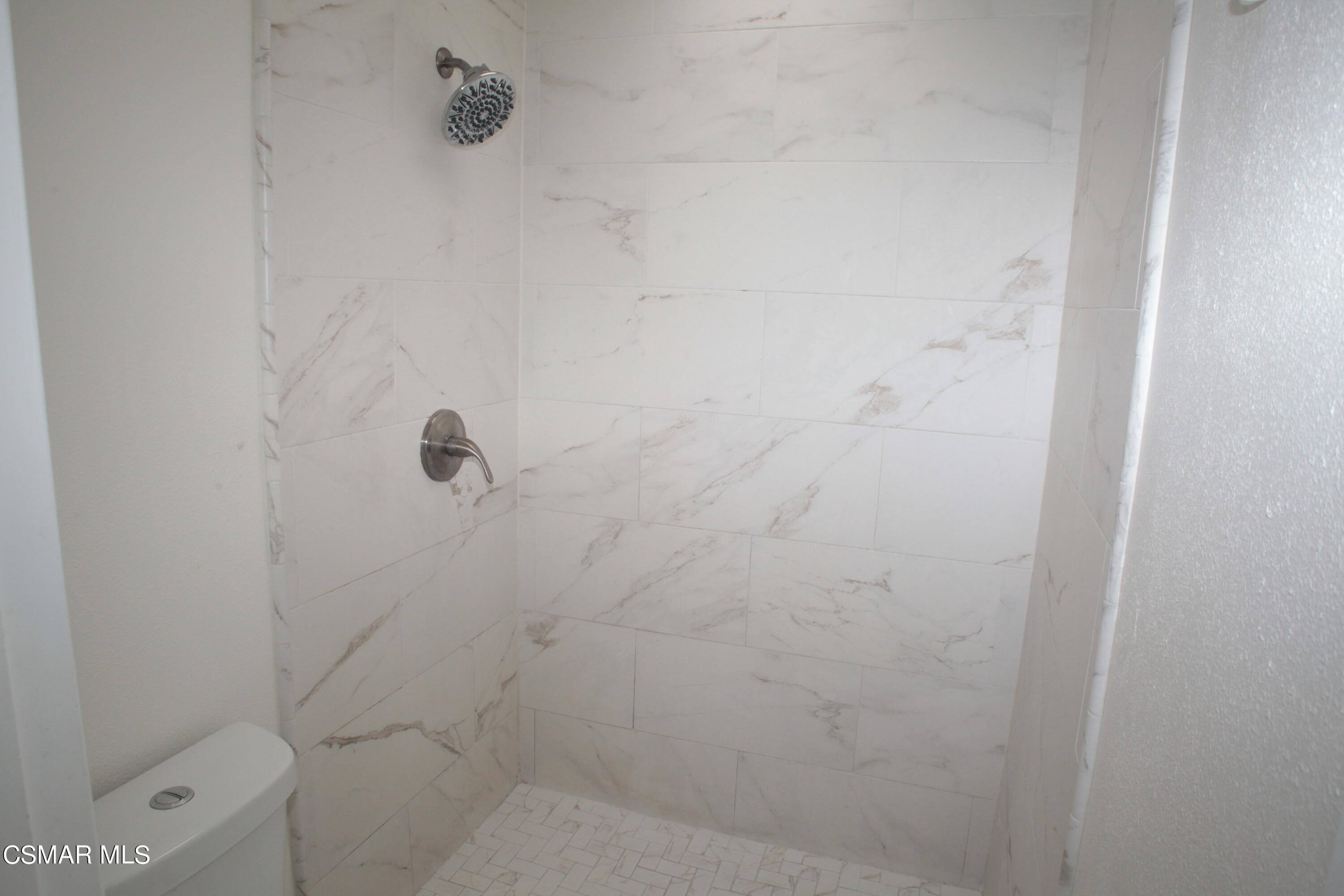 6121 Shoup Avenue, 25