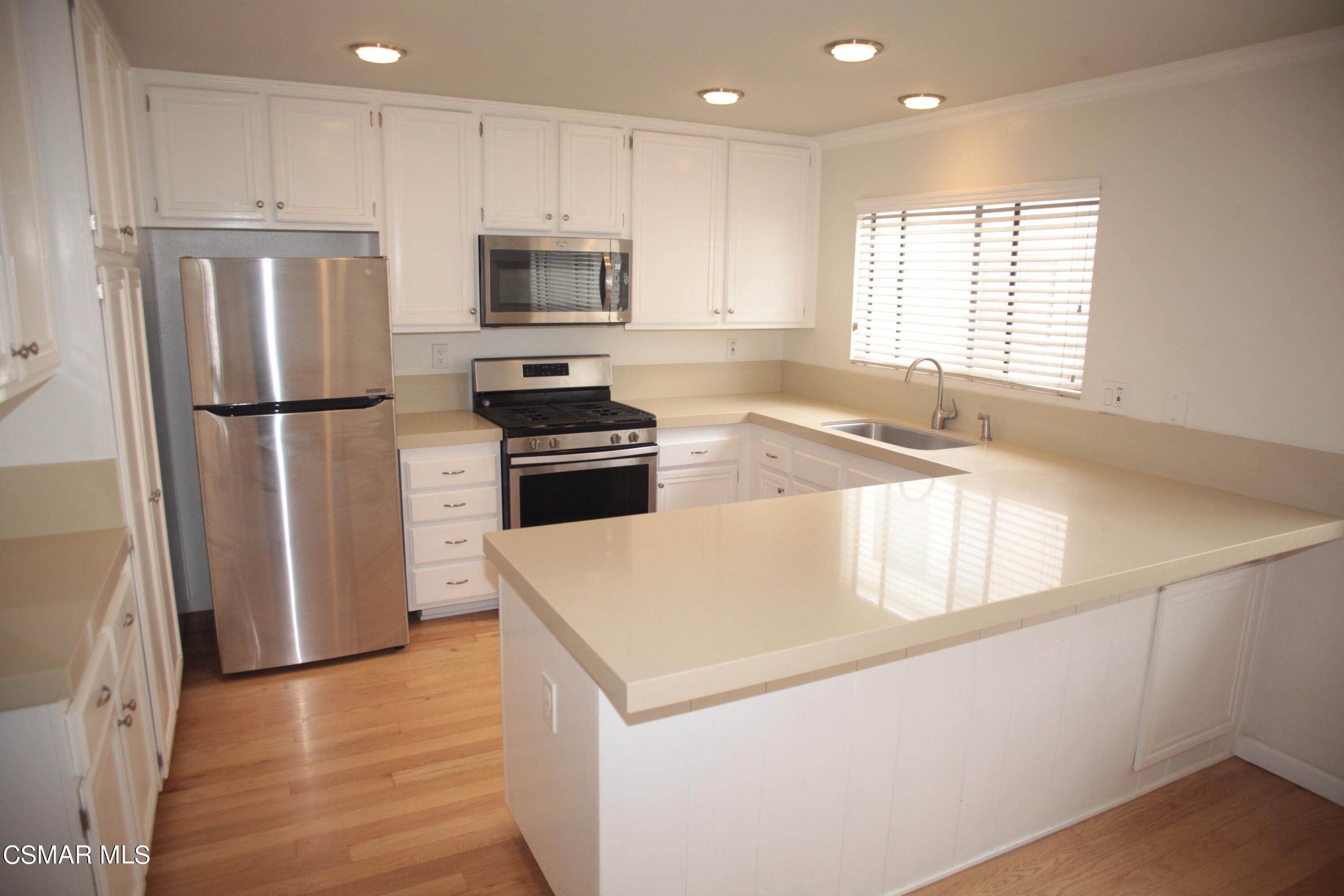 6121 Shoup Avenue, 25