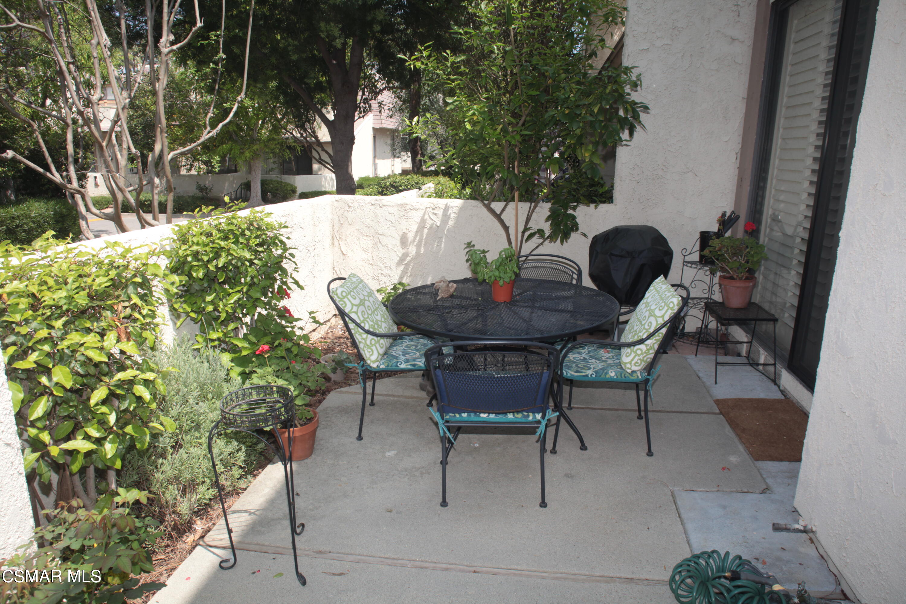 6121 Shoup Avenue, 25