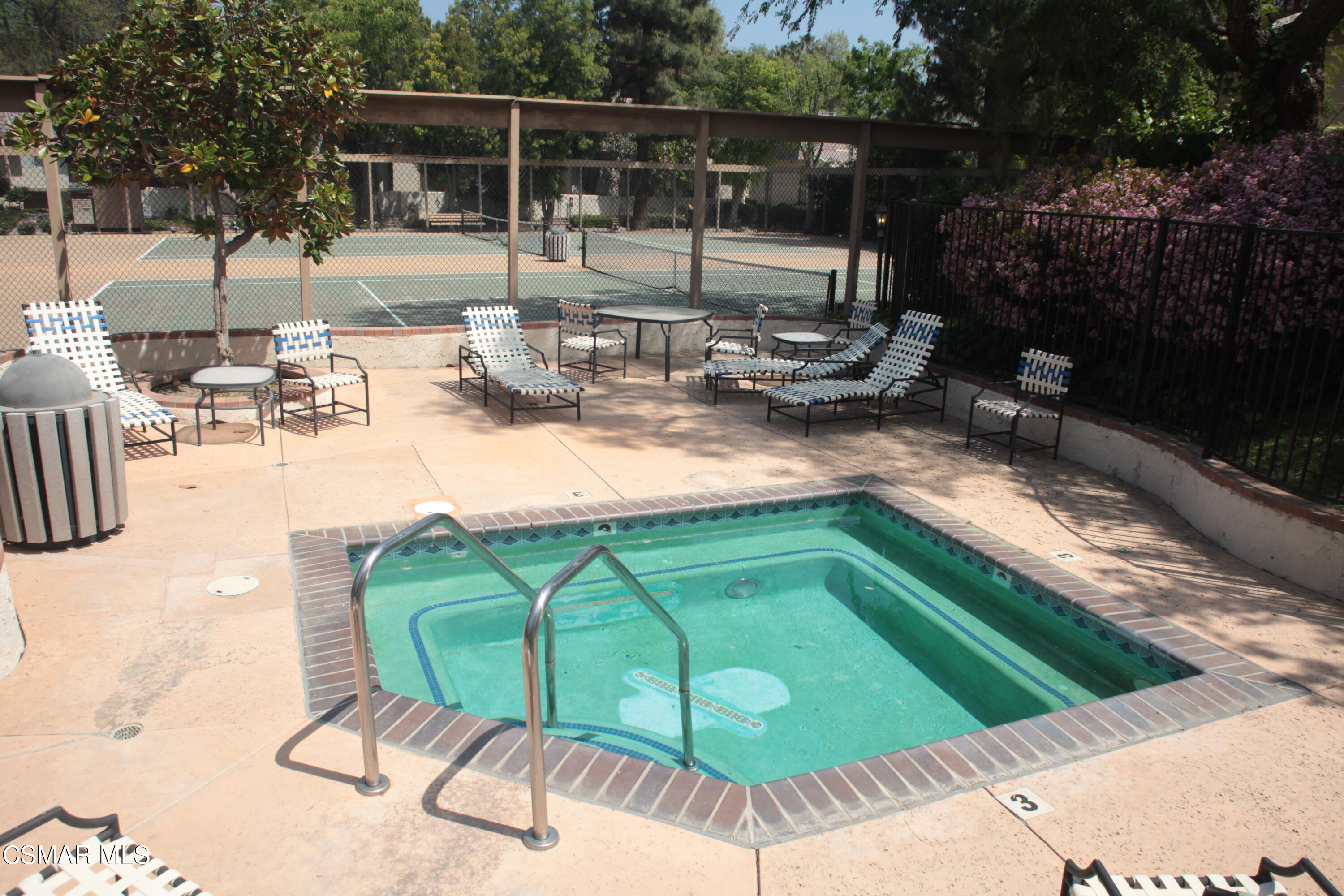 6121 Shoup Avenue, 25