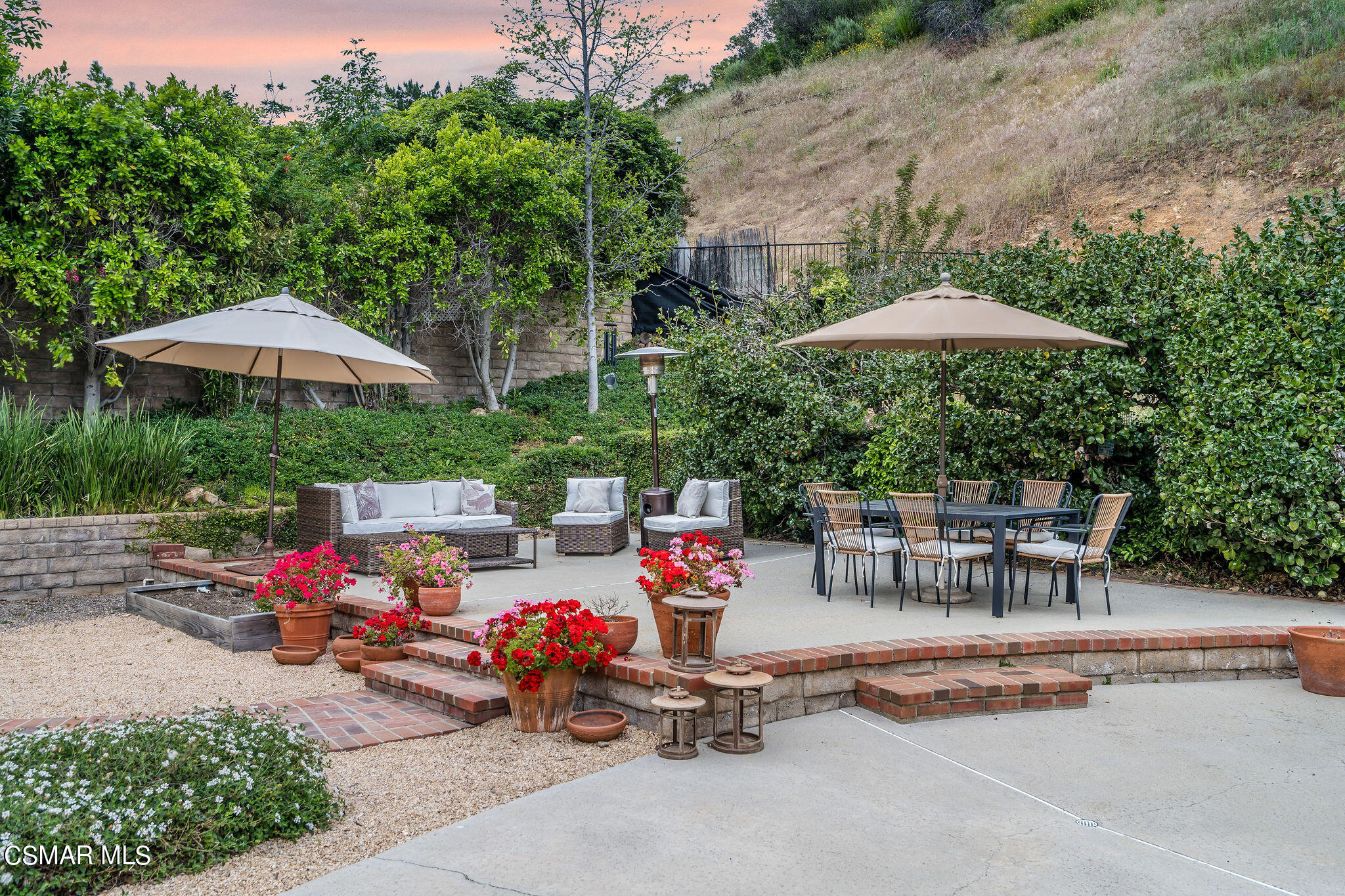 1588 Valecroft Avenue